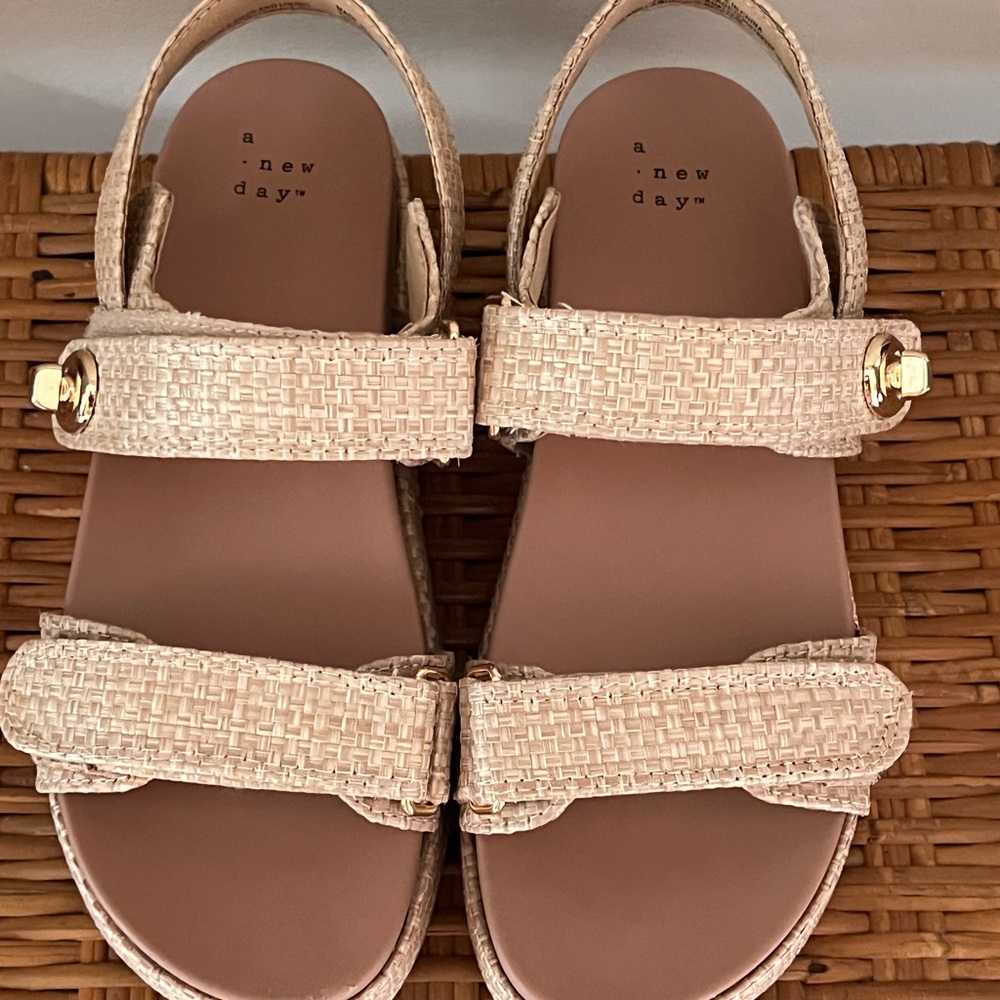Tanner Platform Double Band Sandal. A New Day Size 7- Tan-excellent condition